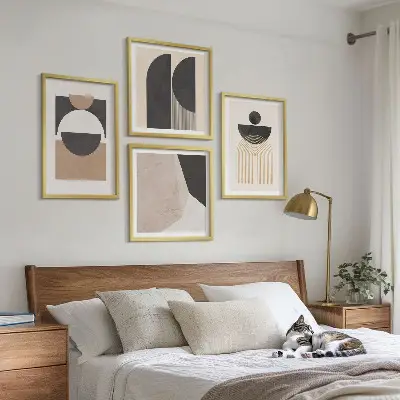 Abstrakte Formen in Beige und Braun als gerahmtes Polyptychon