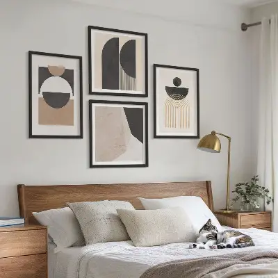Abstrakte Formen in Beige und Braun als gerahmtes Polyptychon