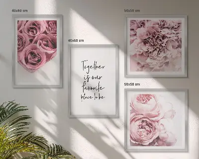Blumensträuße mit Rosen und Hausinschrift als gerahmtes Polyptychon