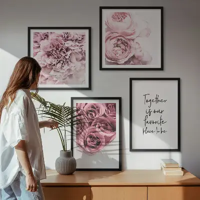 Blumensträuße mit Rosen und Hausinschrift als gerahmtes Polyptychon