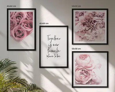 Blumensträuße mit Rosen und Hausinschrift als gerahmtes Polyptychon