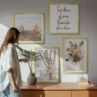 Wanddeko-Set mit minimalistischem Blumenzweige-Motiv in Natur