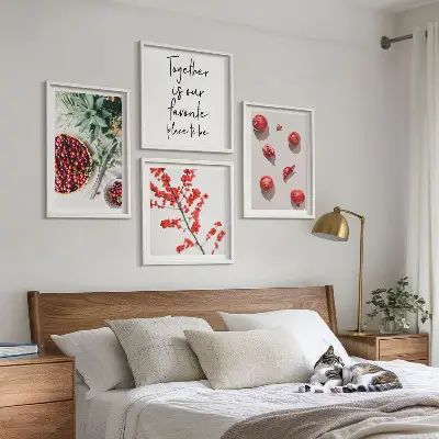 Minimalismus der roten Früchte von Pflanzen als gerahmtes Polyptychon