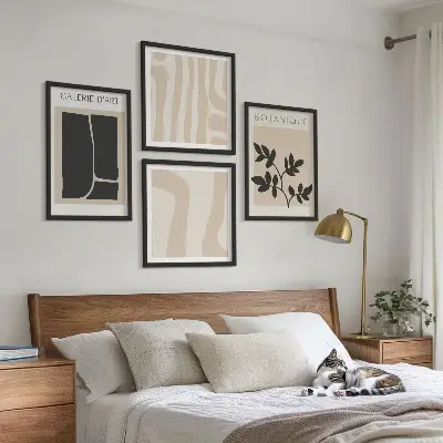 Wanddeko-Set mit abstrakten Pflanzenmotiven
