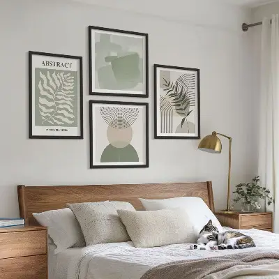 Botanische Boho-Abstraktionen als gerahmtes Polyptychon