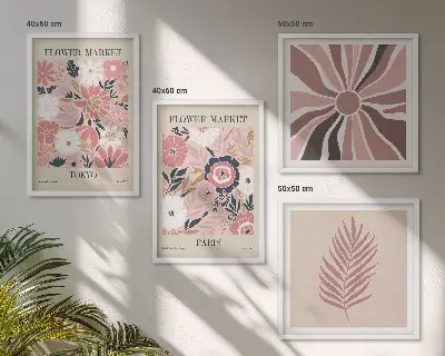 Wandbild mit Blumenmuster, Blättern und geometrischen Formen als gerahmtes Polyptychon