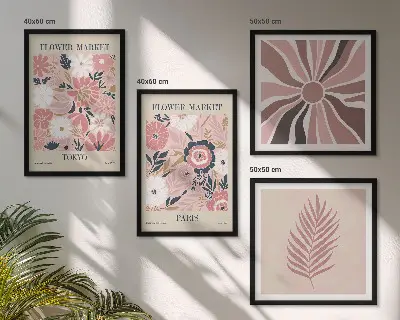 Wandbild mit Blumenmuster, Blättern und geometrischen Formen als gerahmtes Polyptychon