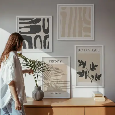 Wanddeko-Set mit stilvollen Pflanzenmustern in Beige und Schwarz