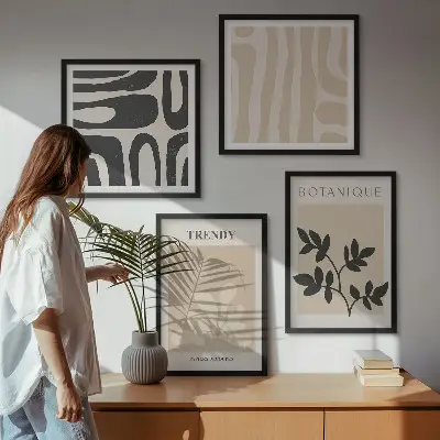 Wanddeko-Set mit stilvollen Pflanzenmustern in Beige und Schwarz