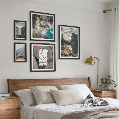 Modernes Wandbilder-Set mit Landschaften und Gebirgswasserfällen