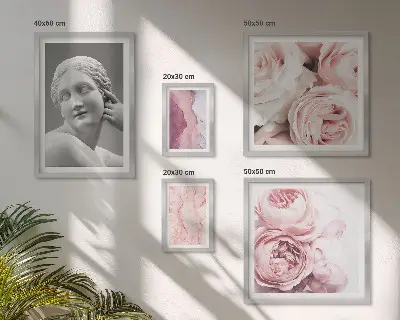 Bildergalerie-Set für die Wand mit klassischen Blumenskulpturen