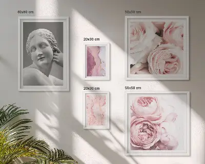 Bildergalerie-Set für die Wand mit klassischen Blumenskulpturen