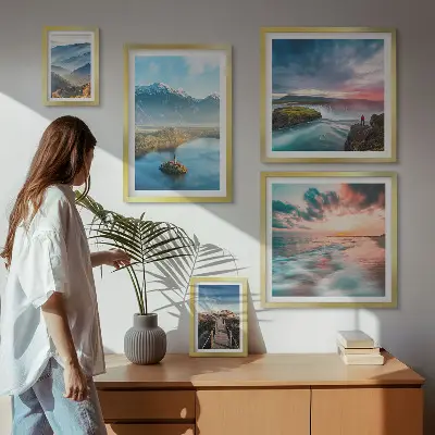 Modernes Wandbilder-Set mit Berglandschaften und Wasserfällen