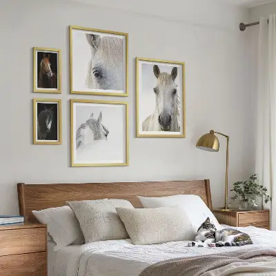 Pferdeporträts als Bilderset für das Sofa kunstvolle Wandbilder in verschiedenen Stilen