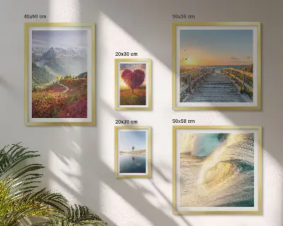 Modernes Wandbilder-Set mit Landschaften, Bergen, Herzen, Wellen und Ballons