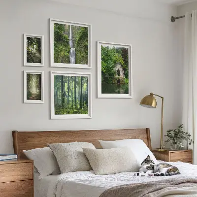 Modernes Wandbilder-Set mit grünen Wäldern und Wasserfällen