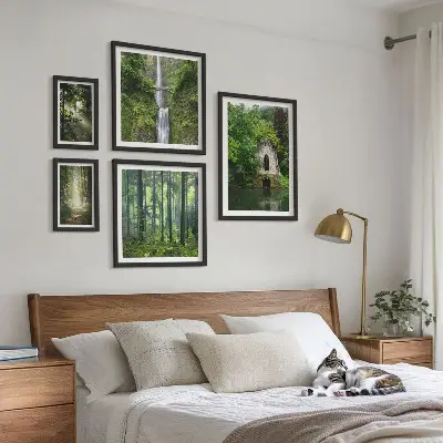 Modernes Wandbilder-Set mit grünen Wäldern und Wasserfällen