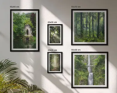 Modernes Wandbilder-Set mit grünen Wäldern und Wasserfällen