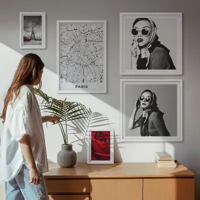 Modernes Wandbilder-Set mit Motiven der Pariser Mode