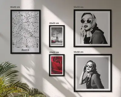 Modernes Wandbilder-Set mit Motiven der Pariser Mode