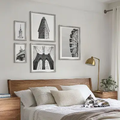Wandbilder-Set Modern mit schwarz-weißer Großstadtarchitektur