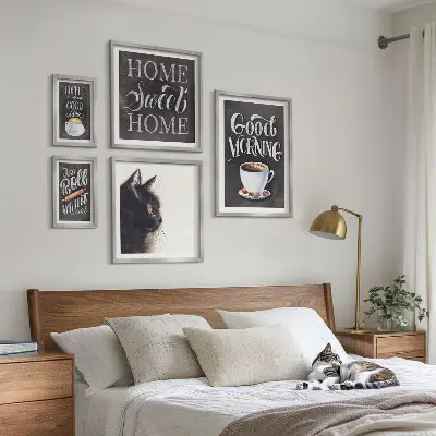 Bildergalerien-Set für die Wand mit Kaffeekatzen und positiven Slogans