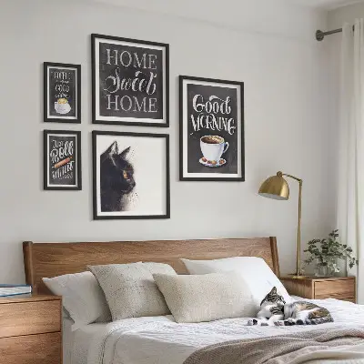 Bildergalerien-Set für die Wand mit Kaffeekatzen und positiven Slogans