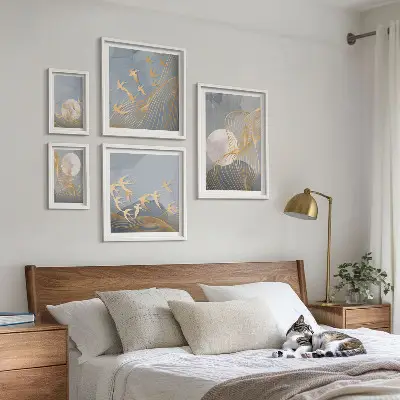 Modernes Wandbilder-Set mit abstrakten Wellen und Vögeln