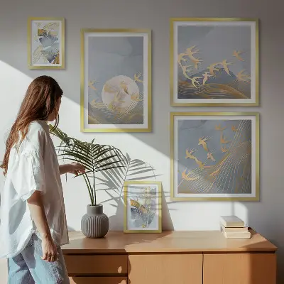 Bildergalerie-Set für die Wand mit dem Motiv stilvolle Vögel lassen die Blätter grau erscheinen