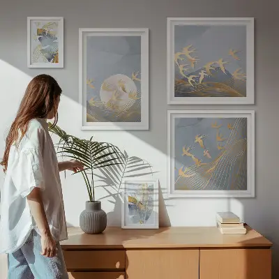 Bildergalerie-Set für die Wand mit dem Motiv stilvolle Vögel lassen die Blätter grau erscheinen
