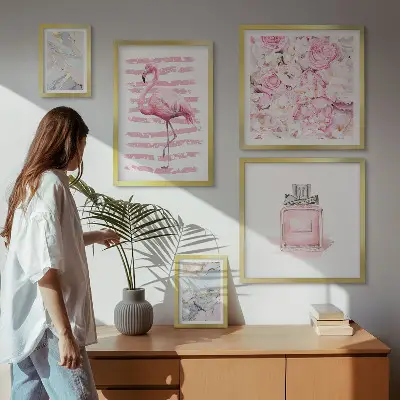 Bilderset fürs Sofa mit stilvollen rosa Flamingoblumen-Akzenten