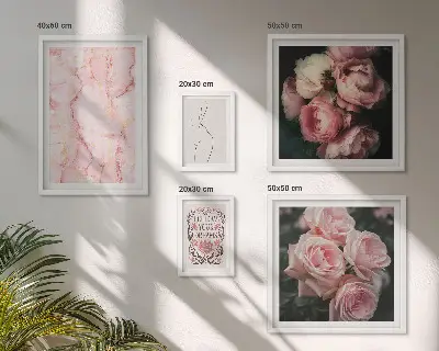Modernes Wandbilder-Set mit rosa Blumen im Boho-Stil