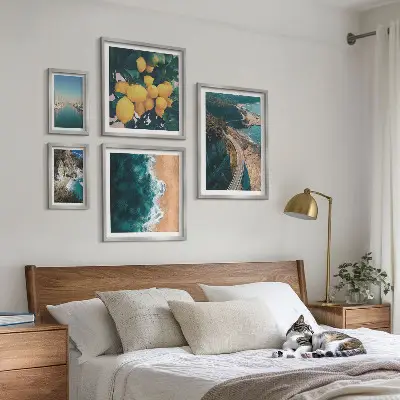 Modernes Wandbilder-Set mit Strandlandschaften und Zitrusfrüchten