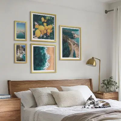 Modernes Wandbilder-Set mit Strandlandschaften und Zitrusfrüchten