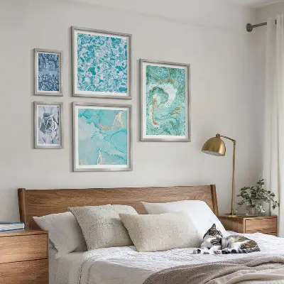 Bildergalerie-Set für die Wand mit stilvollen türkisblauen Akzenten