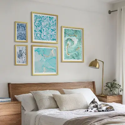 Bildergalerie-Set für die Wand mit stilvollen türkisblauen Akzenten