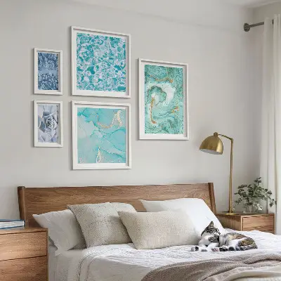 Bildergalerie-Set für die Wand mit stilvollen türkisblauen Akzenten