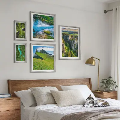 Wandbilder-Set mit Motiven von Landschaften wie Bergen, Flüssen und Wäldern