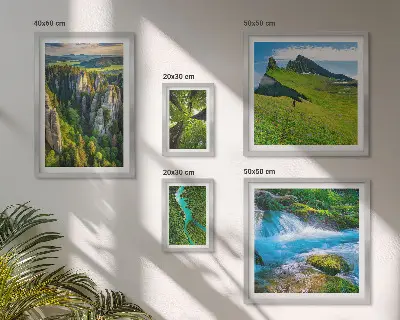 Wandbilder-Set mit Motiven von Landschaften wie Bergen, Flüssen und Wäldern