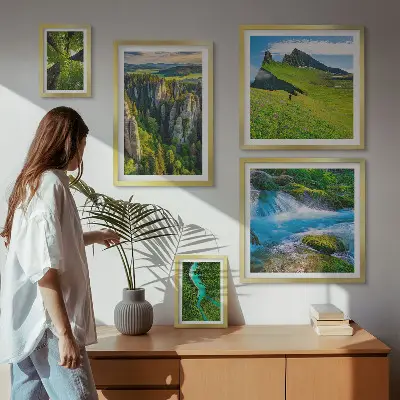 Wandbilder-Set mit Motiven von Landschaften wie Bergen, Flüssen und Wäldern