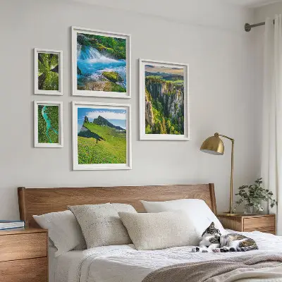 Wandbilder-Set mit Motiven von Landschaften wie Bergen, Flüssen und Wäldern
