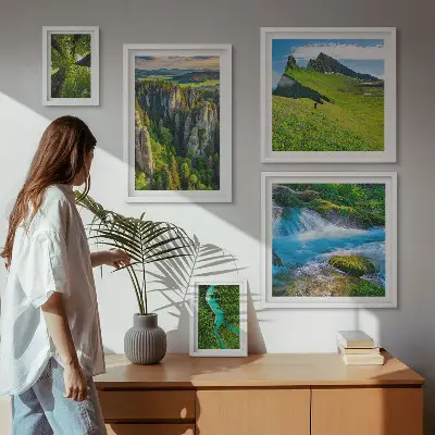 Wandbilder-Set mit Motiven von Landschaften wie Bergen, Flüssen und Wäldern