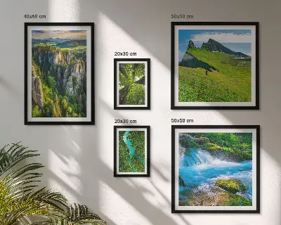 Wandbilder-Set mit Motiven von Landschaften wie Bergen, Flüssen und Wäldern