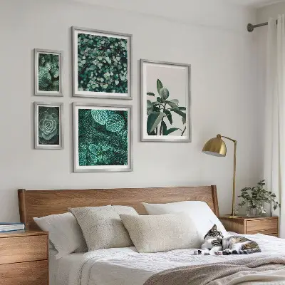 Bildergalerie-Set für die Wand mit Pflanzenmotiven und grünen Blättern