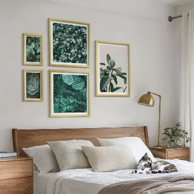 Bildergalerie-Set für die Wand mit Pflanzenmotiven und grünen Blättern