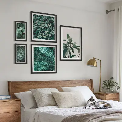 Bildergalerie-Set für die Wand mit Pflanzenmotiven und grünen Blättern