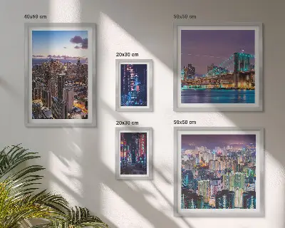Modernes Wandbilder-Set mit nächtlichen Stadtansichten aus Neonlichtern