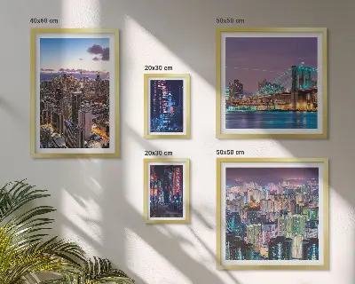 Modernes Wandbilder-Set mit nächtlichen Stadtansichten aus Neonlichtern
