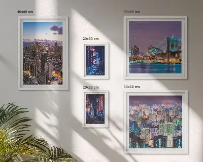 Modernes Wandbilder-Set mit nächtlichen Stadtansichten aus Neonlichtern