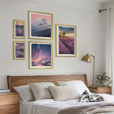 Bilderset für das Sofa mit Naturlandschaften und Lavendelbergen